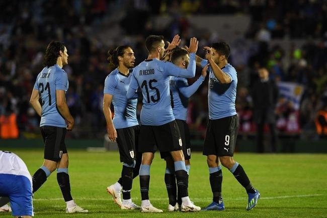 Arrascaeta, do Cruzeiro, marcou primeiro gol do Uruguai em vitria sobre Uzbequisto, em Montevidu