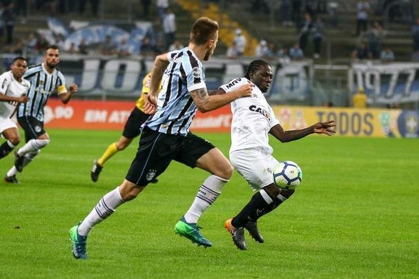 Grêmio jogou melhor e conseguiu vitória por 2 a 0 sobre o Atlético na Arena, em Porto Alegre, pela 13ª rodada do Campeonato Brasileiro