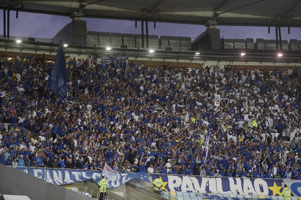 Fotos da torcida do Cruzeiro no Maracan no jogo com o Vasco pela Srie B