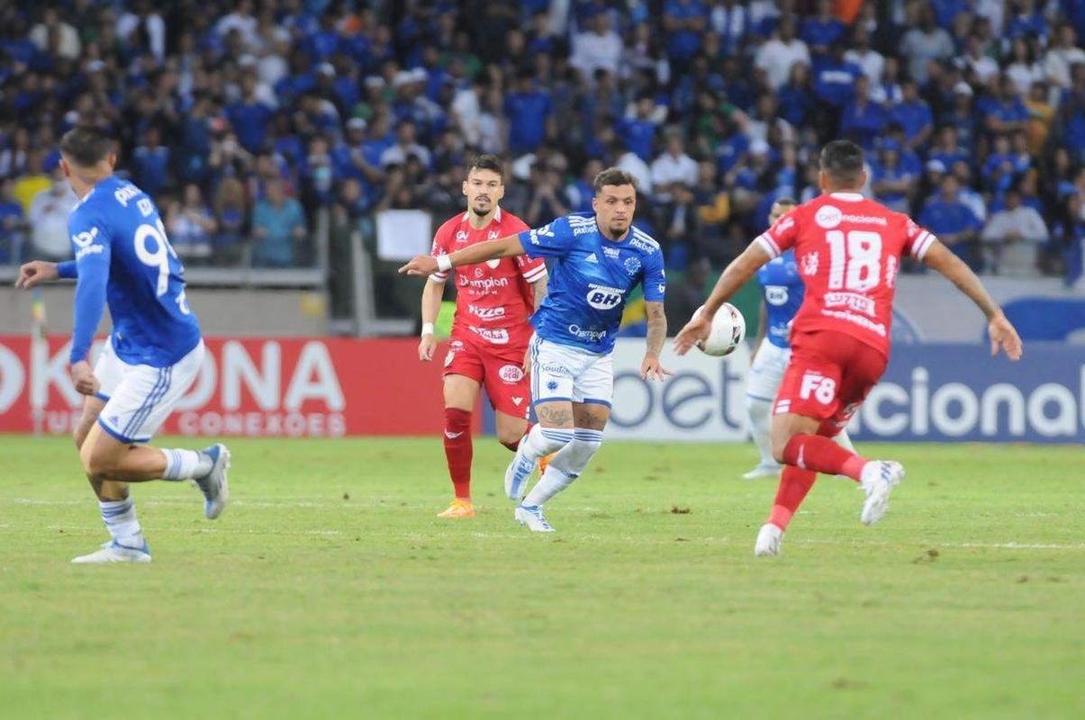 Fotos do jogo entre Cruzeiro e Vila Nova, no Mineiro, pela 15 rodada da Srie B