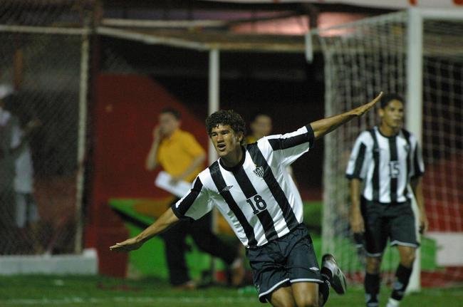 M�rcio Mexerica - O atacante entrou no segundo tempo do duelo contra o Villa Nova, fora de casa, pelo Campeonato Mineiro de 2004, e marcou o gol da vit�ria por 1 a 0 aos 42 minutos do segundo tempo.