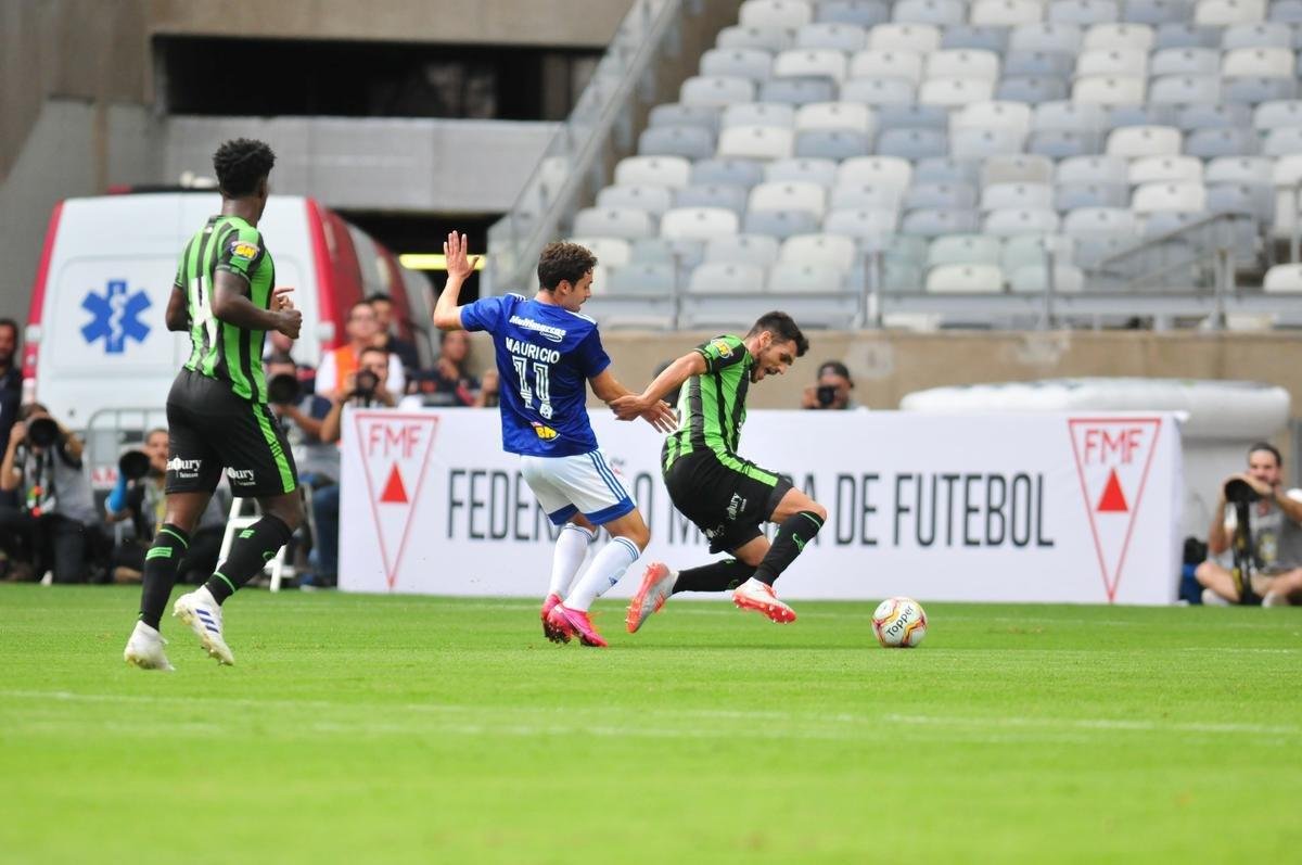 Cruzeiro e Amrica se enfrentaram em clssico pela 5 rodada do Campeonato Mineiro