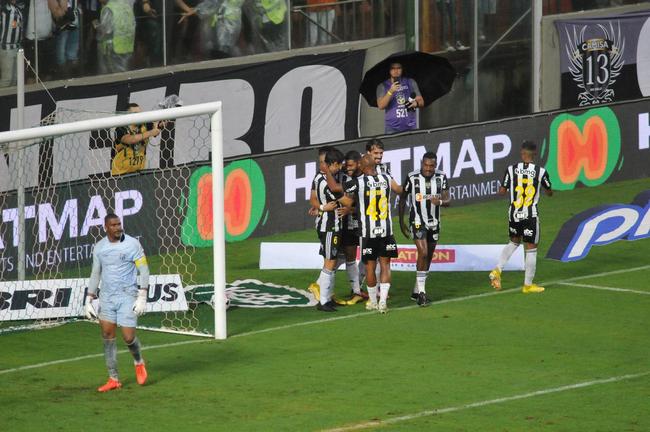 Fotos da vitria do Atltico sobre a Caldense