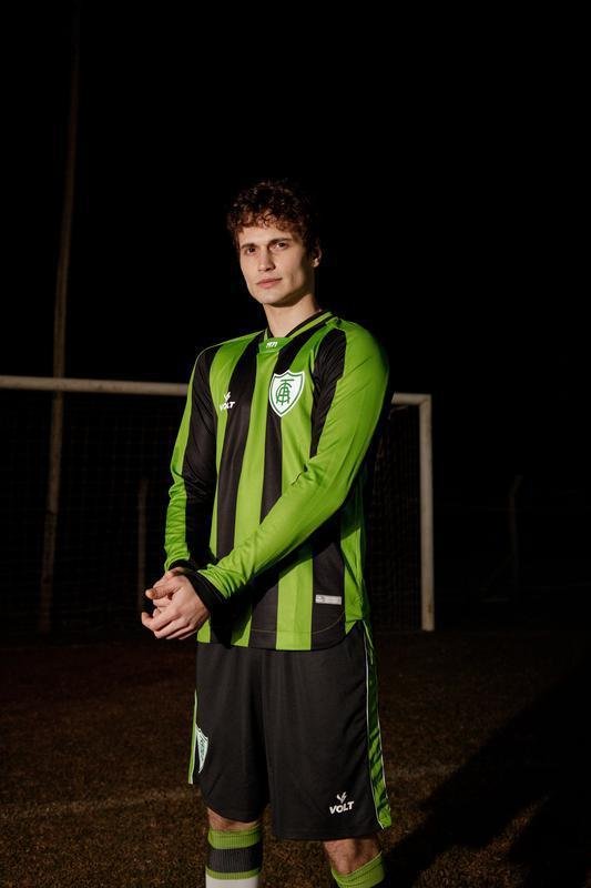 Camisas com mangas longas de Amrica, Botafogo-SP, CSA, Cricima, Figueirense, Remo, Santa Cruz e Vitria