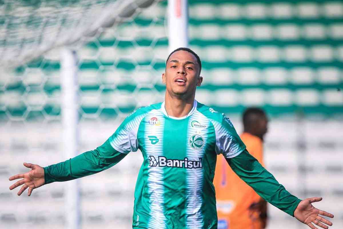 Bruninho: meia-atacante teve o emprstimo com o Juventude renovado at o fim de 2022