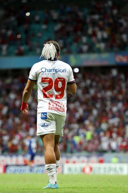 Vitor Jacar marcou dois gols e deu a vitria ao Bahia sobre o Cruzeiro, na Fonte Nova, em Salvador, pela primeira rodada da Srie B