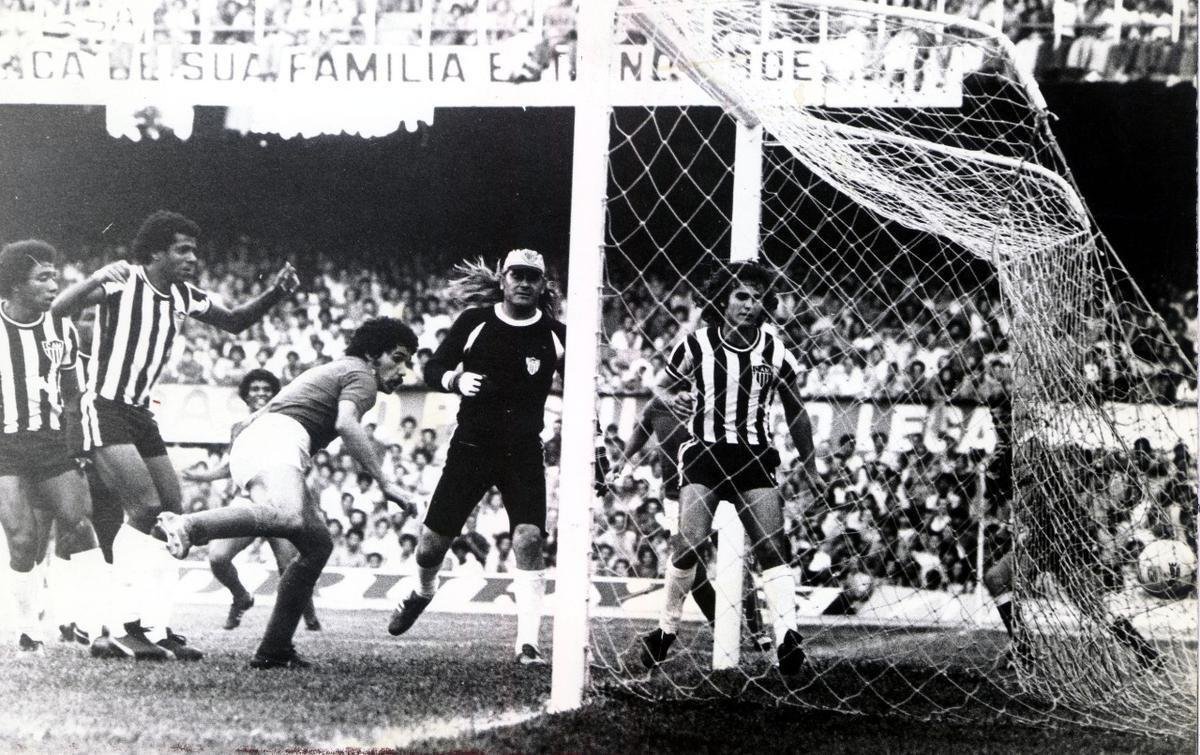2 - Cruzeiro 3 x 1 Atltico (9 de outubro de 1977, pelo Campeonato Mineiro) - 122.534 torcedores