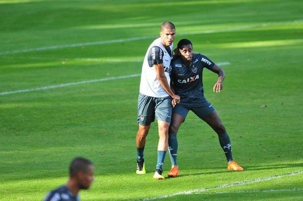 Fotos da apresentao e primeiro treino de Leandrinho no Atltico