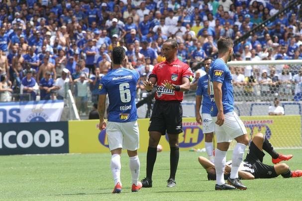 As melhores imagens do clssico entre Cruzeiro e Atltico, no Mineiro, pela 3 rodada do Mineiro