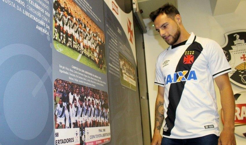 Leandro Desbato - volante se transferiu do Vlez para o Vasco