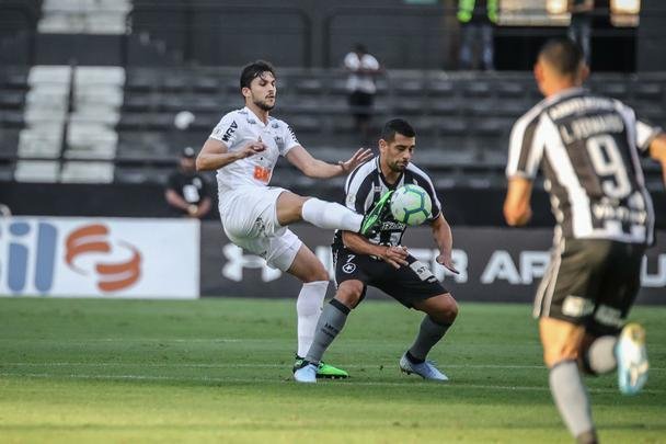 Fotos da vitória do Botafogo sobre o Atlético, por 2 a 1, no Engenhão, pela 18ª rodada do Brasileiro