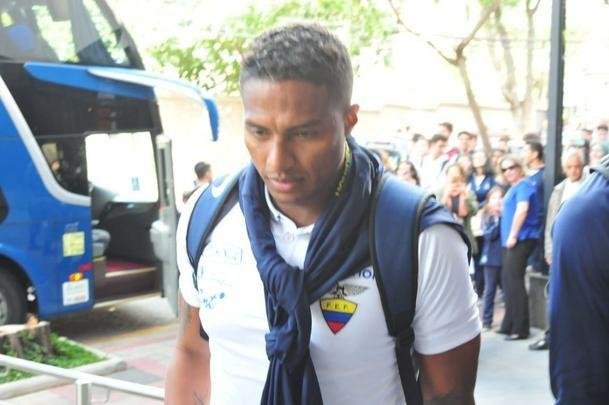 Delegao do Equador desembarcou nesta tera-feira em Belo Horizonte, onde estrear na Copa Amrica