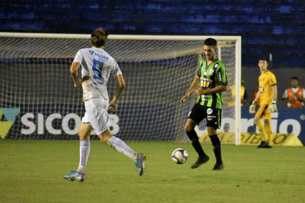 Amrica vence Londrina fora de casa e mantm sonho do acesso 