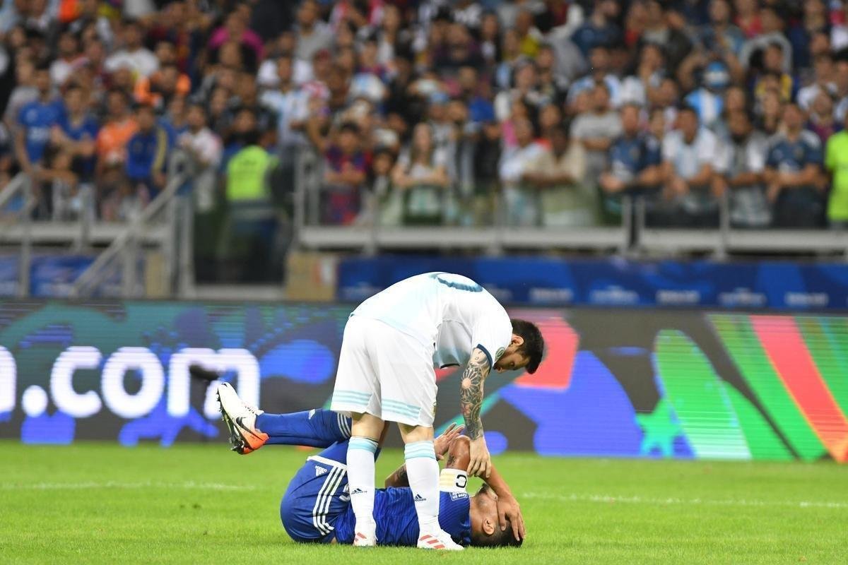 Fotos do empate por 1 a 1 entre Argentina e Paraguai, no Mineiro, pela Copa Amrica