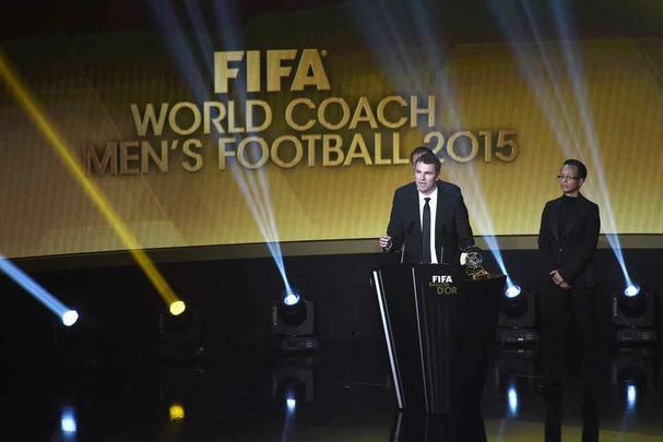 Confira as fotos dos bastidores e da cerimônia da Bola de Ouro