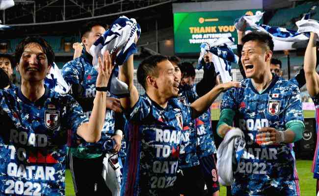 Japão assegurou vaga na Copa com vitória por 2 a 0 sobre a Austrália, fora de casa