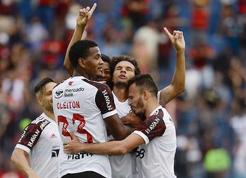 Sem os principais jogadores, rubro-negro saiu atrás e buscou a virada