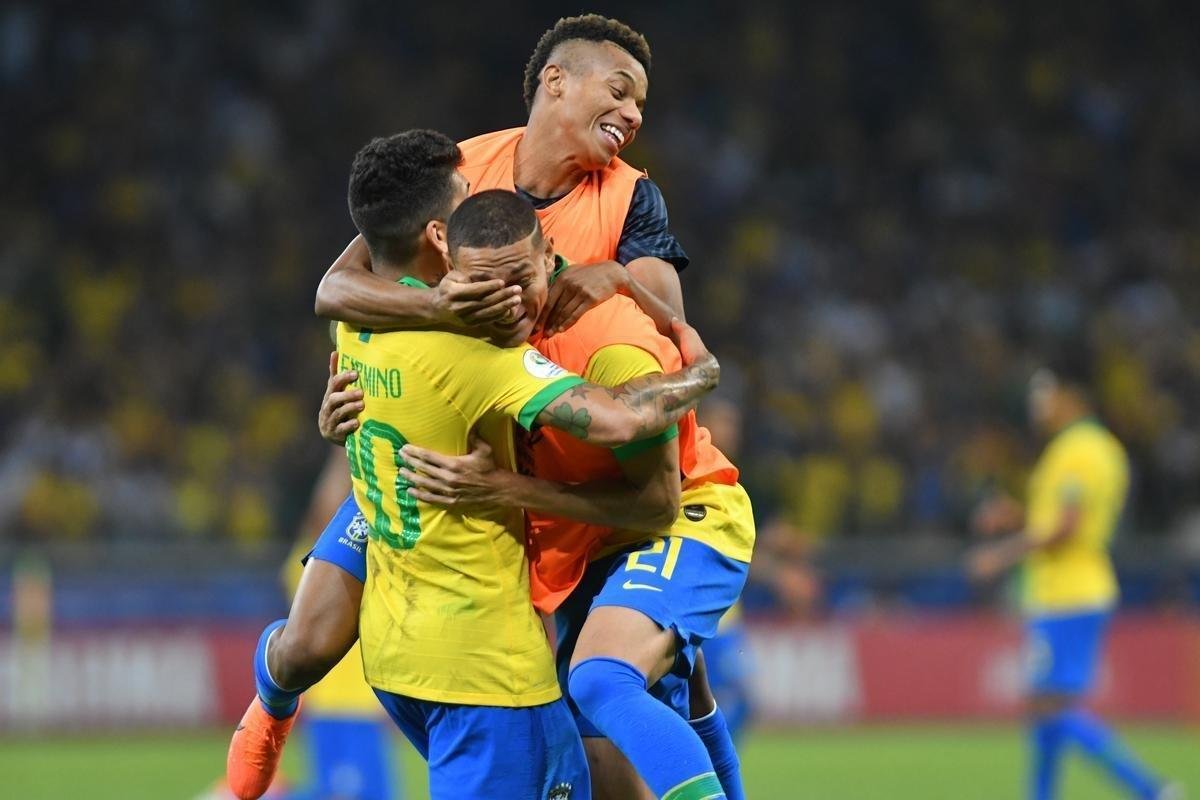 Fotos da vitria do Brasil sobre a Argentina, por 2 a 0, no Mineiro, pela semifinal da Copa Amrica; Gabriel Jesus e Firmino marcaram os gols da seleo em BH