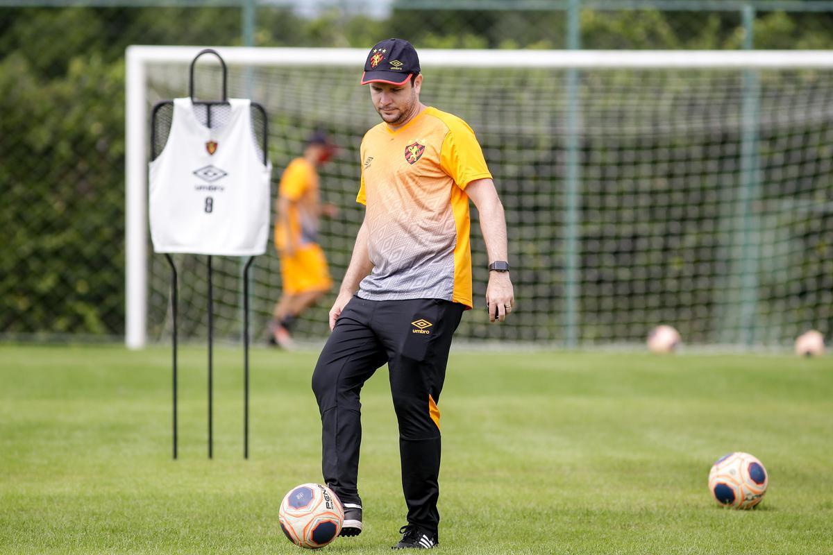 Nesta quinta-feira, sob o comando do treinador Daniel Paulista, Sport realizou primeiro trabalho ttico aps retorno s atividades