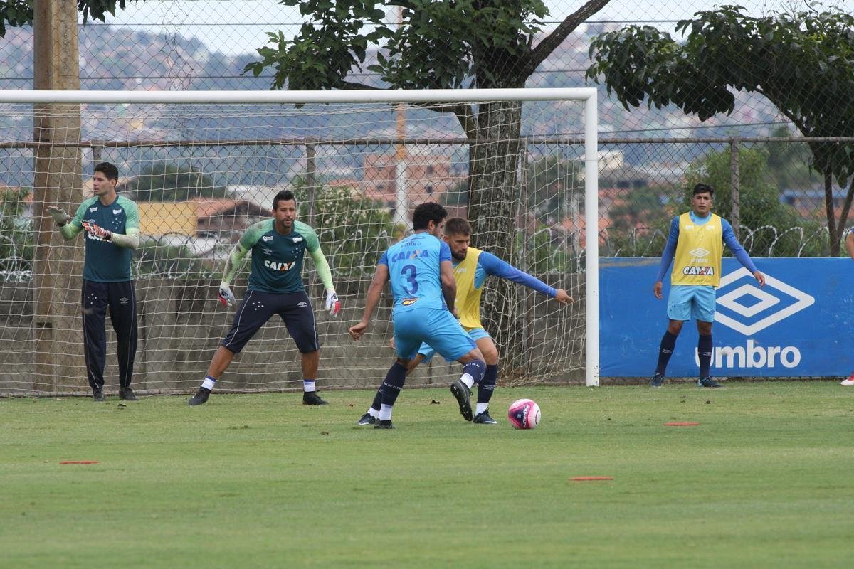 Imagens do treino do Cruzeiro nesta segunda-feira, 19 de fevereiro, na Toca da Raposa II