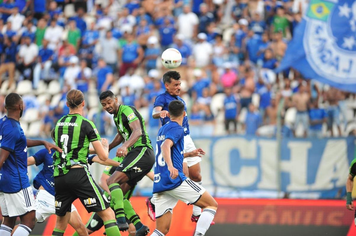 Cruzeiro e Amrica se enfrentaram na Arena do Jacar, em Sete Lagoas, pelo jogo de ida da semifinal do Campeonato Mineiro