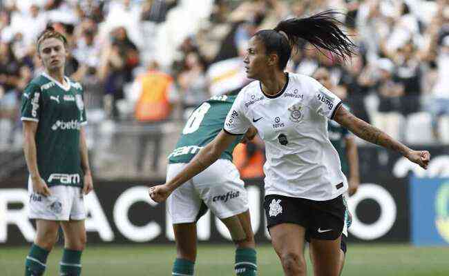 Corinthians bateu o Palmeiras por 2 a 1 na Neo Qumica Arena