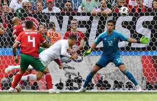 Veja fotos do gol de CR7, artilheiro da Copa, no jogo entre Portugal e Marrocos 