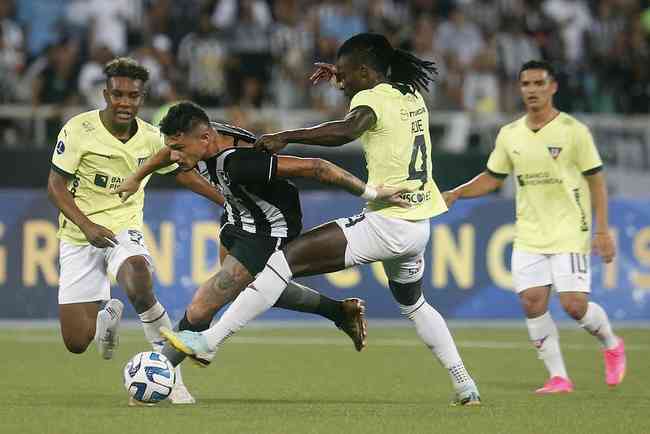 Botafogo no conseguiu superar a LDU no Nilton Santos