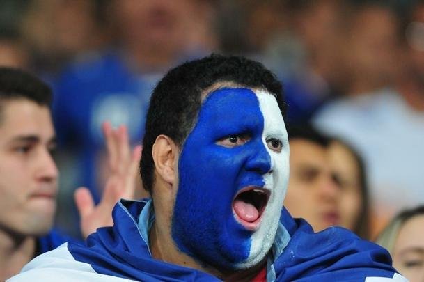 Torcida do Cruzeiro lotou o Mineiro em duelo com o Grmio pela semifinal da Copa do Brasil