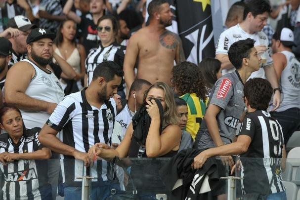 Fotos da torcida do Atltico durante o clssico contra o Cruzeiro