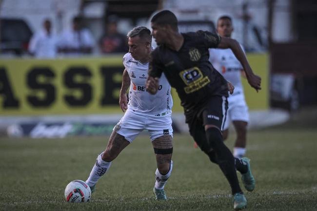 Fotos do jogo entre Democrata-GV e Atltico, pelo Campeonato Mineiro