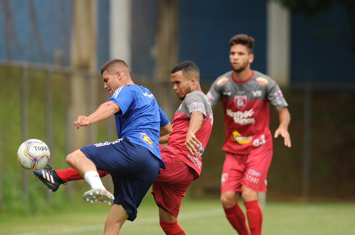 Com gol de Judivan e sob olhares dos membros do Ncleo Dirigente Transitrio, Raposa bateu o Bugre por 1 a 0