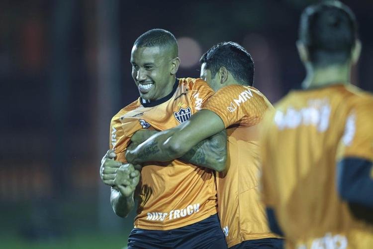 Tcnico Cuca comandou atividade do Atltico no CT da Conmebol no Paraguai 