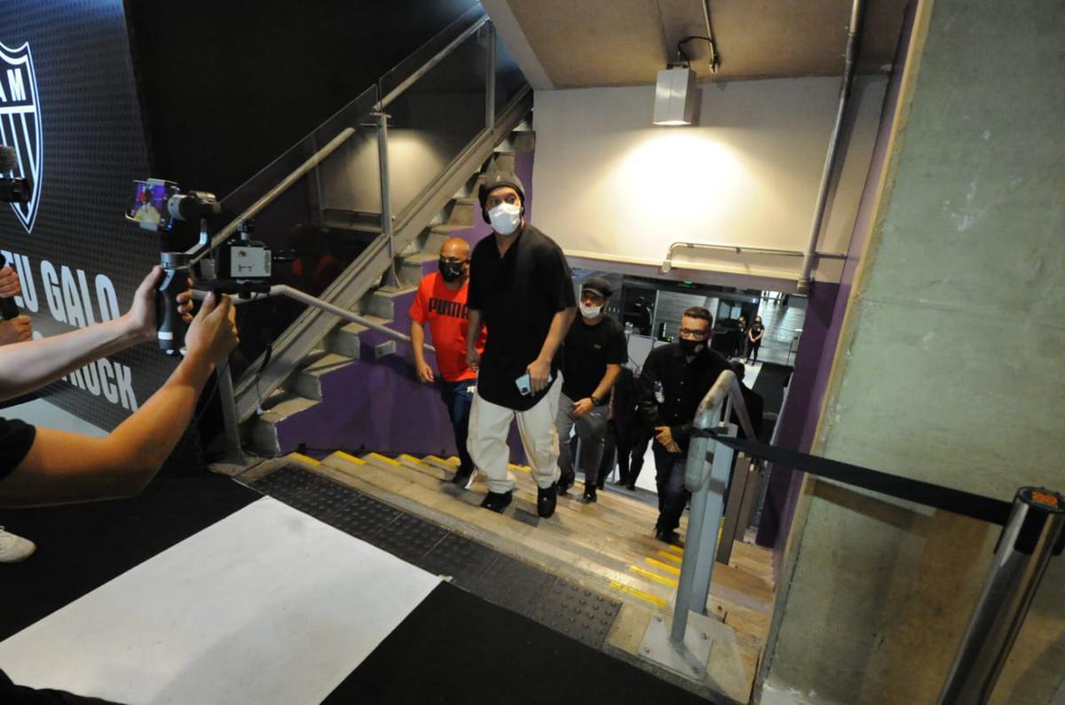 Ronaldinho Gacho durante evento de um patrocinador do Atltico no Mineiro, em Belo Horizonte. Ex-jogador, de 40 anos, tirou fotos com clientes, funcionrios e se encontrou com o ssia Jos Robson Batista de Oliveira 