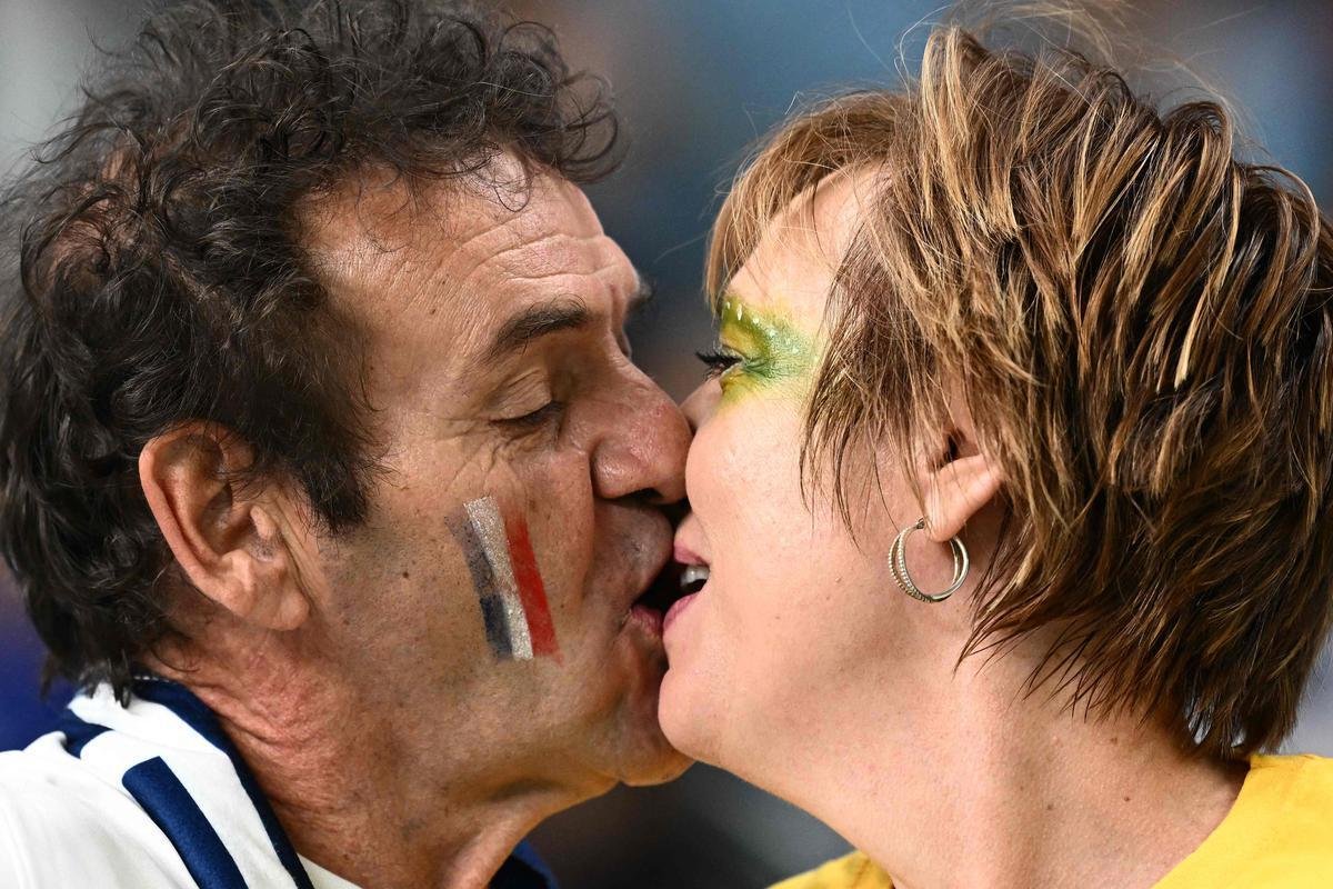 Imagens dos torcedores no jogo entre Frana e Austrlia, pelo Grupo D da Copa do Mundo