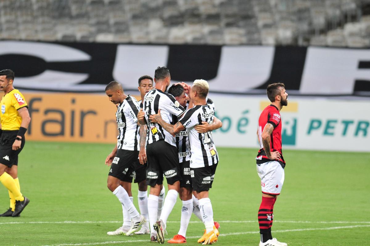 Atltico e Atltico-GO se enfrentaram pela 30 rodada do Brasileiro 