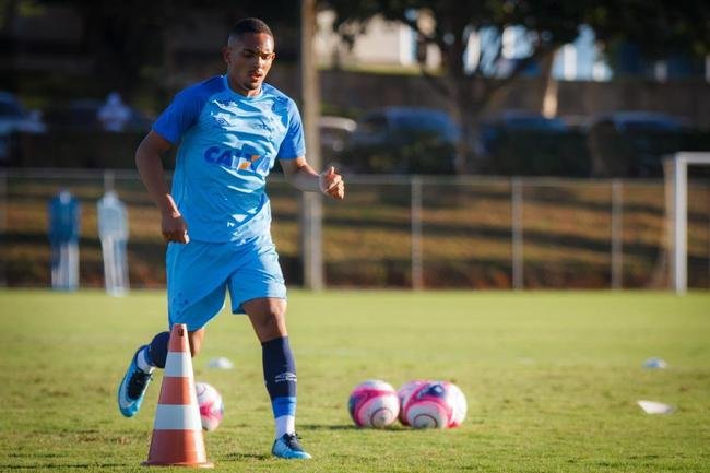 Vitinho (lateral-direito) - vendido em junho de 2018 ao Cercle Brugge, da Blgica, por R$10 milhes