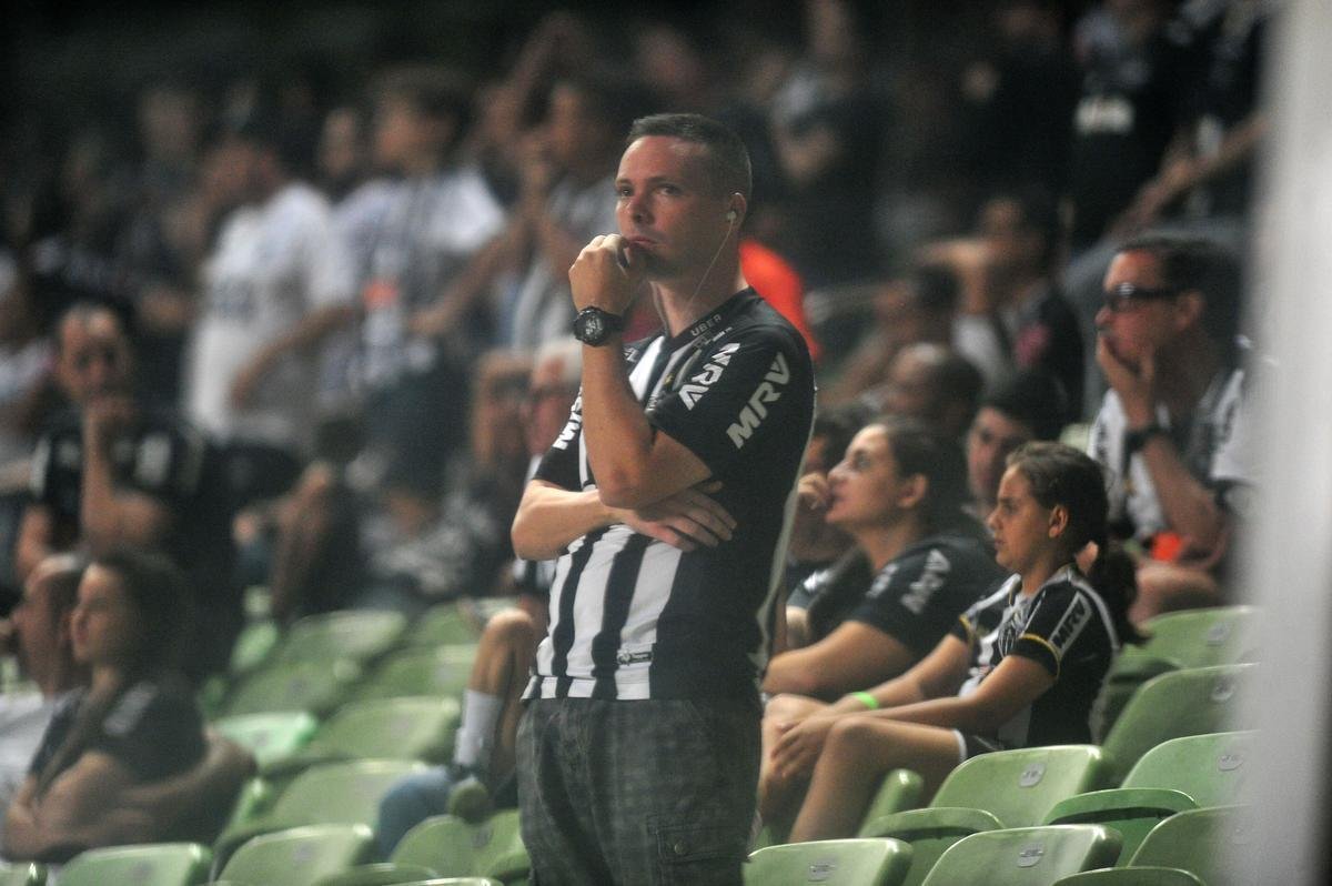 Marcos Jnior virou no final e deu vitria ao Vasco, por 2 a 1, sobre o Atltico