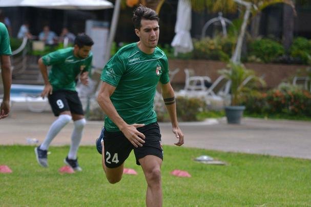 Deportivo Lara treinou a parte física na manhã desta terça-feira, em Valencia, na Venezuela. Time enfrenta o Cruzeiro às 19h15 desta quarta, no Mineirão, pela segunda rodada do Grupo B da Copa Libertadores