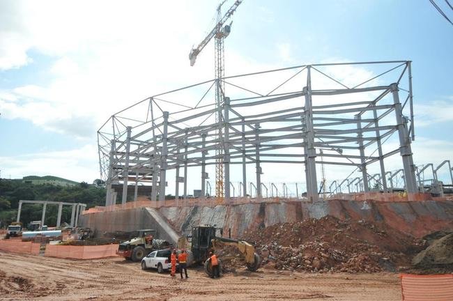 Arena MRV completa um ano de obras neste 20 de abril de 2021. Veja como est� o andamento da constru��o do est�dio do Atl�tico, que tem previs�o de ficar pronto em outubro de 2022. Ser�o 46 mil lugares, 2.333 vagas de estacionamento, 40 bares e 80 camarotes. O empreendimento fica no bairro Calif�rnia, em Belo Horizonte. (Fotos de Gladyston Rodrigues/EM/D. A Press)