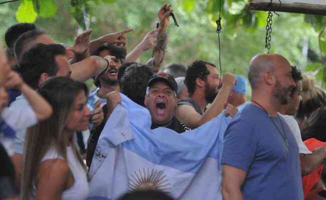 Argentinos no Pizza Sur, em BH, foram  loucura com o ttulo contra a Frana