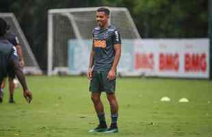 Jogadores do Atltico treinaram nesta tera-feira, vspera do jogo com o Defensor