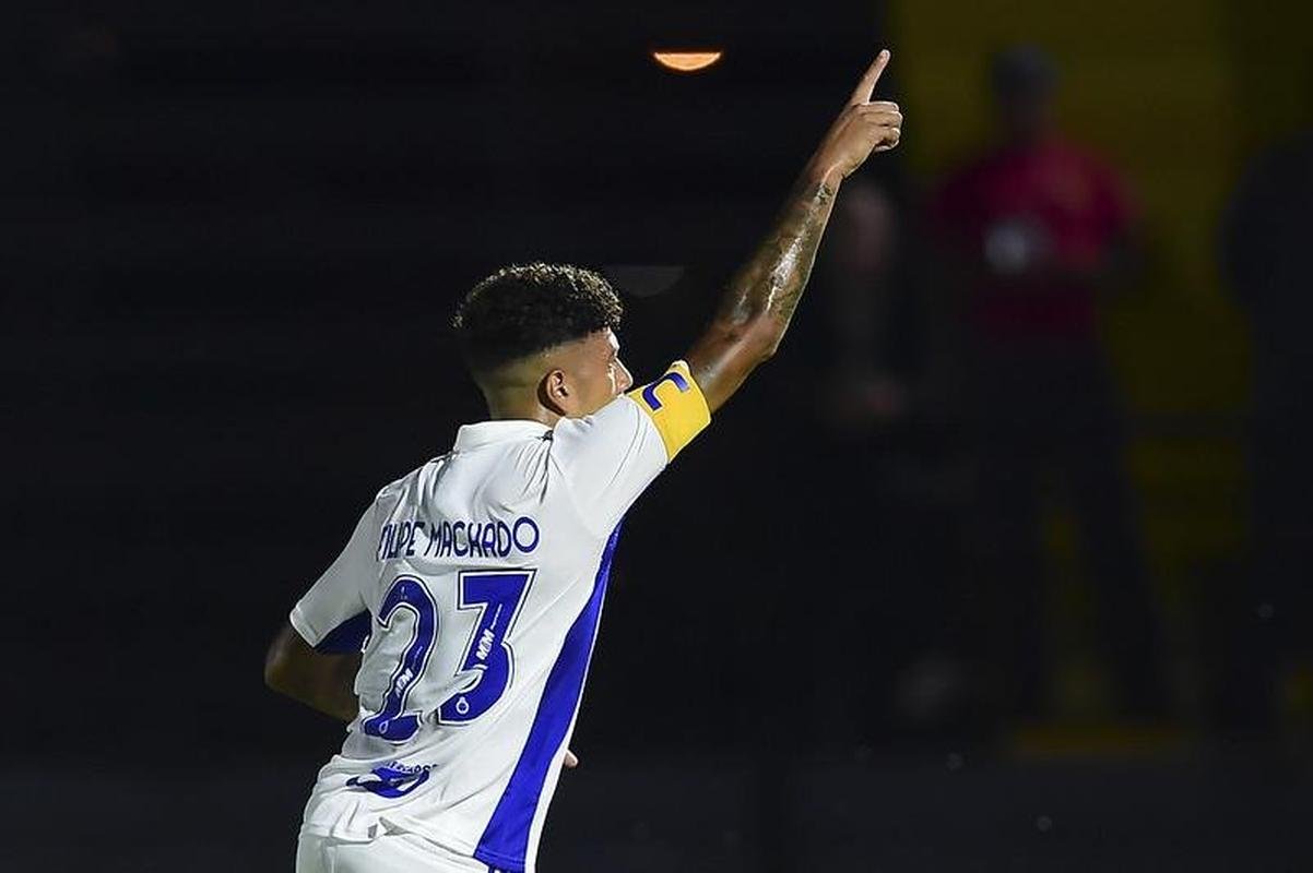 Bragantino x Cruzeiro: fotos do amistoso no estdio Nabi Abi Chedid, em Bragana Paulista, no interior de So Paulo