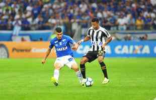 Fotos do primeiro tempo, no Mineiro; Thiago Neves abriu o placar para o Cruzeiro, e Gabriel Barbosa empatou para o Santos