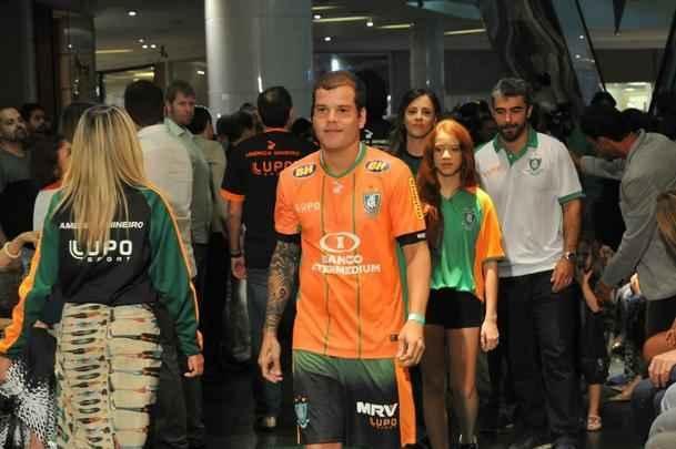 Amrica apresentou coleo de uniformes 2016, desenhados pelo estilista Ronaldo Fraga e produzidos pela Lupo