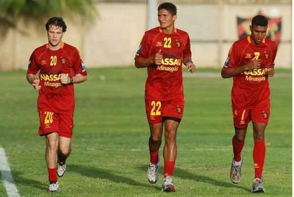 Daniel Paulista desembarcou oficialmente como reforço do Leão no dia 2 de janeiro de 2008. Poucos meses depois, já conquistaria o primeiro título pelo Leão: o Campeonato Pernambucano. O melhor ainda estava por vir