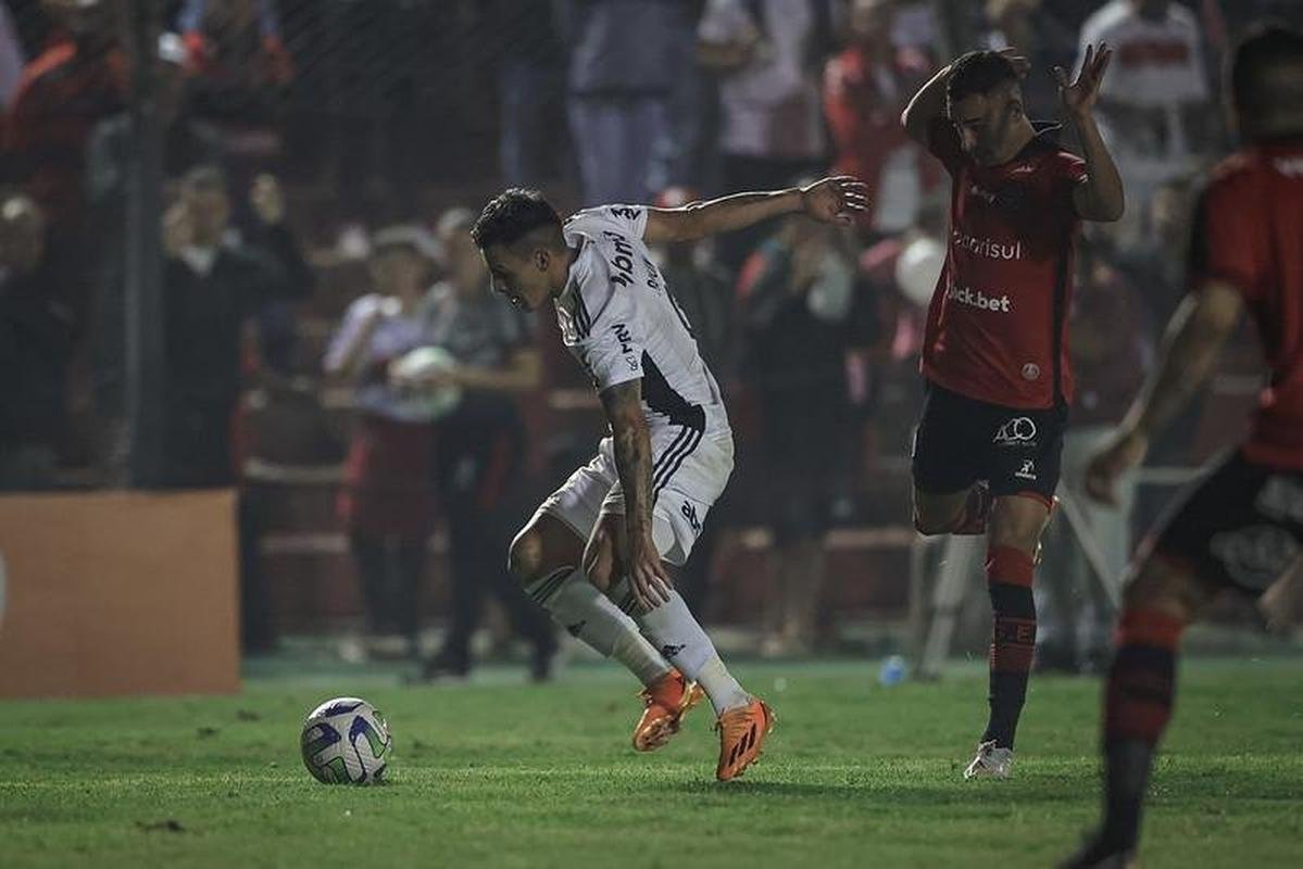 Nesta quarta-feira (26/4), o Atltico visitou o Brasil de Pelotas no Estdio Bento de Freitas, em Pelotas, pela terceira fase da Copa do Brasil.