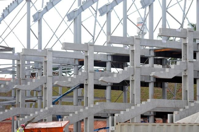 Arena MRV completa um ano de obras neste 20 de abril de 2021. Veja como est� o andamento da constru��o do est�dio do Atl�tico, que tem previs�o de ficar pronto em outubro de 2022. Ser�o 46 mil lugares, 2.333 vagas de estacionamento, 40 bares e 80 camarotes. O empreendimento fica no bairro Calif�rnia, em Belo Horizonte. (Fotos de Gladyston Rodrigues/EM/D. A Press)