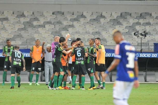 Bryan marcou o gol de empate do Amrica aos 46 do segundo tempo