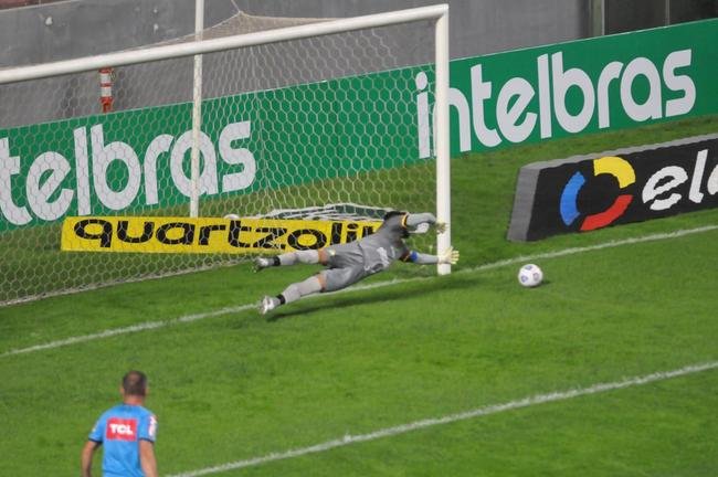 Fotos do jogo entre Amrica e Cricima, no Independncia, em Belo Horizonte, pela terceira fase da Copa do Brasil.